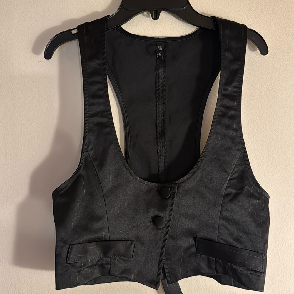 Black satin pin striped vest🖤